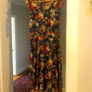 Size medium Leon floral summer dress knee length
